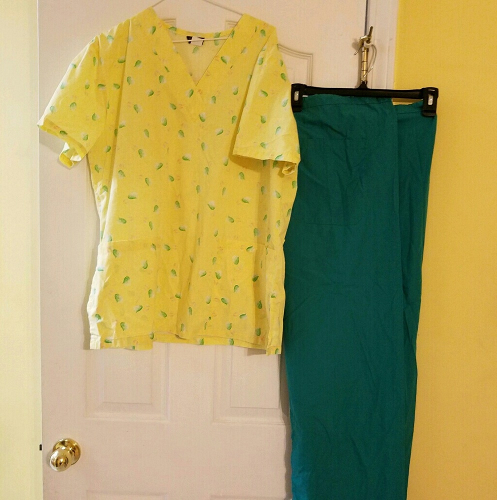 Two-piece nurses uniform